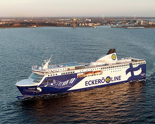 Eckerö Line panostaa kotimaisiin herkkuihin lautasella ja lavalla