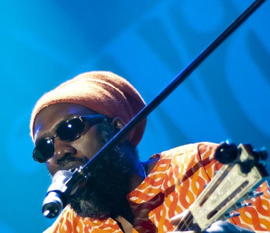 Blues-ilta: Corey Harris esiintyy Malmitalolla 16.3.2014