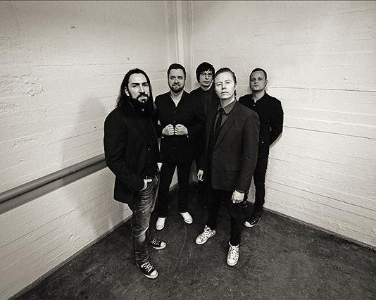 Maaliskuun keikat: Uudella rumpalilla täydentynyt Egotrippi Helsingin Virgin Oilissa 14.3.2014