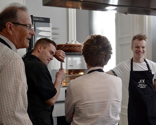 Jo yli 25 vuotta rentoa yksityistä kokkikoulua – Helsingin Kulinaarisessa Instituutissa ei jäykistellä!