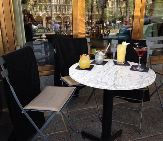 Brondan terassi kutsuu Espan laidalle eurooppalaisittain