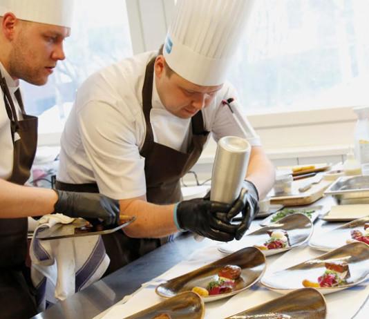 Ravintola Lyonin tiimi Vuoden Porokokki 2015 -kisan voittoon