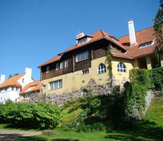 Tutustu Eliel Saarisen kotiin ja nauti kansallisromanttisista tunnelmista Hvitträskissä