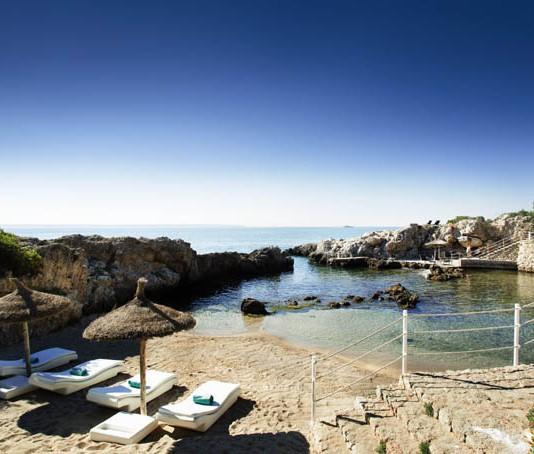 Häiritsevätkö riehuvat lapset lomaasi? Näissä kohteissa ei ole huolta lapsivieraista Espanjan Mallorcalla sijaitsevassa Meliá de Mar -hotellissa ei tarvitse häiriintyä lapsista, sillä hotellin ikäraja on 15 vuotta.