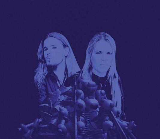 Indigo tuo Kansallisoopperan lavalle Apocalyptica-yhtyeen jäsenet