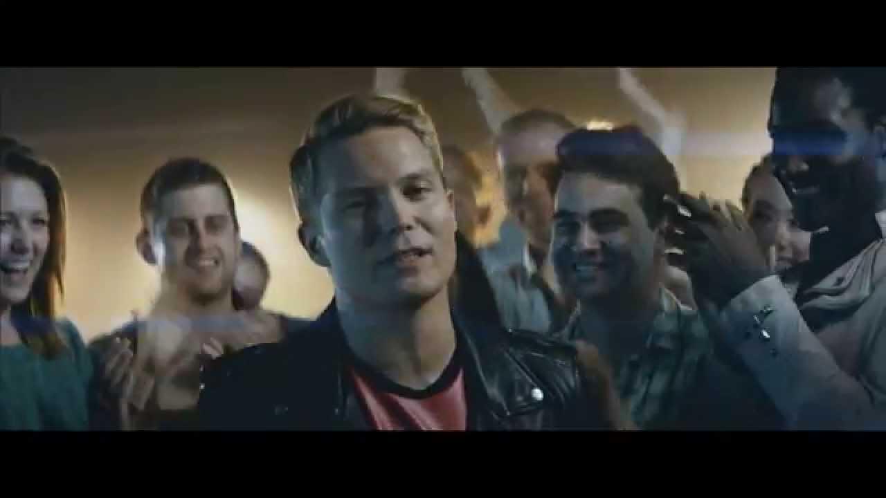 Cheekin vuosi 2016 on isoa jäähallikiertuetta