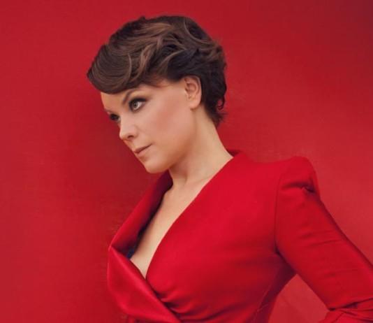 Emma Salokosken Klubi uudessa Bar Kapsäkissä 1.4.2016