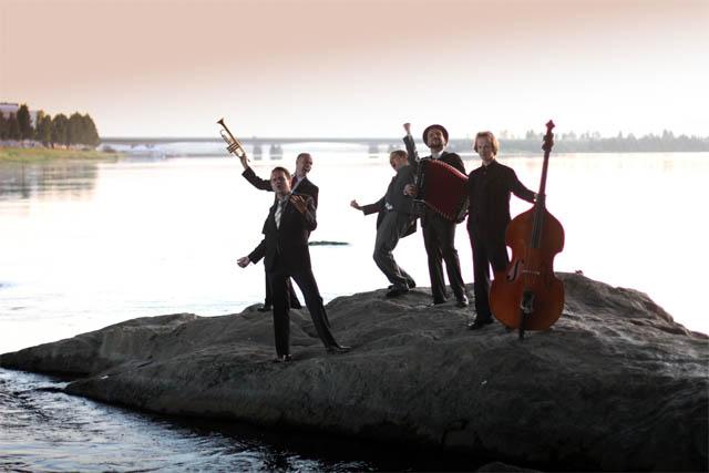 Perjantaina Korjaamolla: Jaakko Laitinen & Väärä Raha, Django 3000