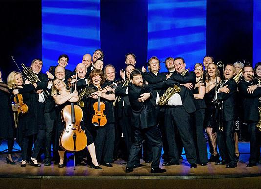 LA 16.4. | Riku Niemi Orchestra solistinaan Jukka Kuoppamäki