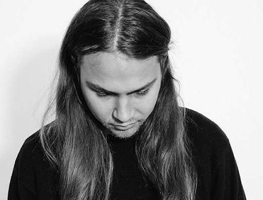 Paperi T Alasti-klubilla torstaina