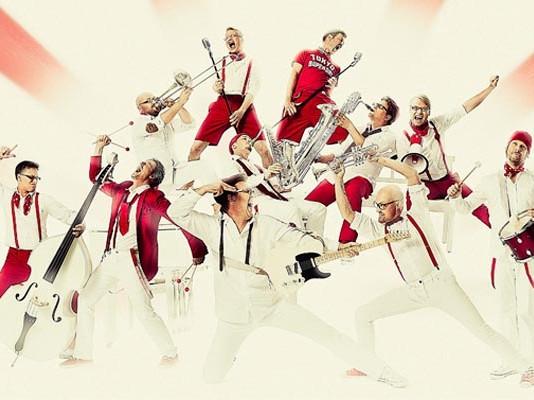 Linnanmäki Musiikkitaloon: Karoliina Kallio, Teemu Roivainen, Mikko Leppilampi, Caron Barnes ja Jean S, kapellimestarinaan Timo Kärkkäinen