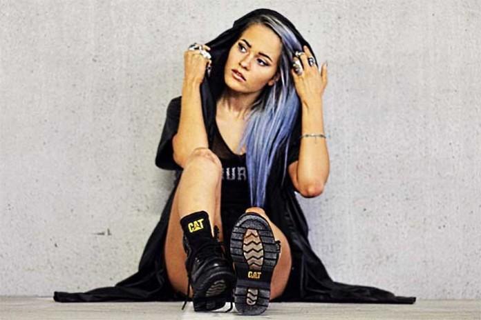 Emma gaalassa Vuoden naissolistiksi valittu SANNI on julkaissut uransa aikana kaksi albumia Sotke mut ja Lelu sekä lukuisia menestyssinglejä. SANNIn isoimmiksi hiteiksi ovat nousseet Prinsessoja ja astronautteja, Me ei olla enää me, Jos mä oon oikee sekä 2080-luvulla, jotka kaikki ovat myyneet kultaa sekä platinaa. Suomen Musiikkikustantajat ry palkitsi SANNIn platinaa myyneen 2080-luvulla -kappaleen Vuoden biisi-palkinnolla syyskuussa.