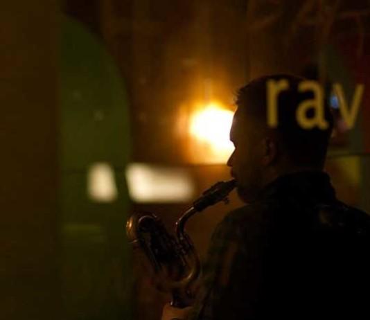 TI 3.5. | Favelan tiistaijazzit: 2 Mikkoa ja Kaisa