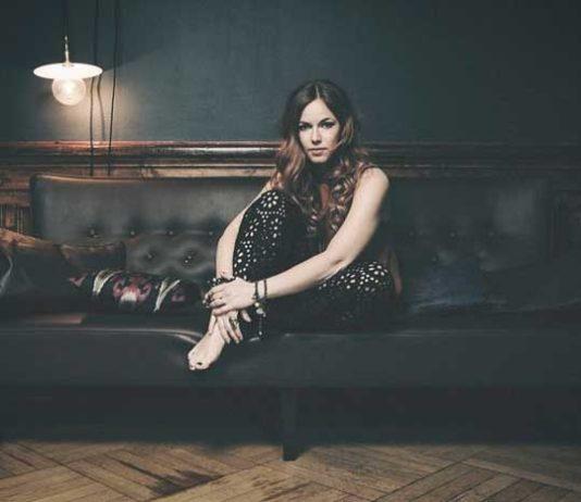 PE 6.5. | Petra levynjulkaisukeikalla On the Rocksissa