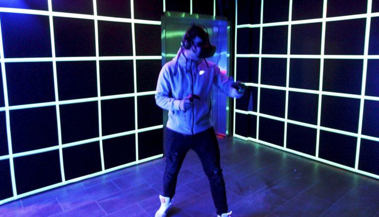 Virtuaalipelihuoneessa pakenet todellisuudesta uudella tavalla