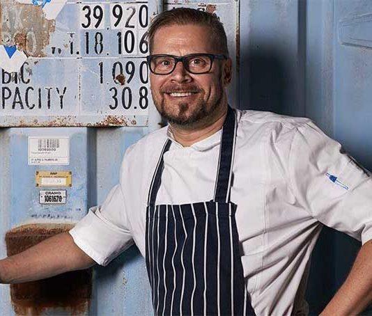 Aito barbeque-grilli vetonaulana uudistuneessa The Happy Red Onionissa The Happy Red Union