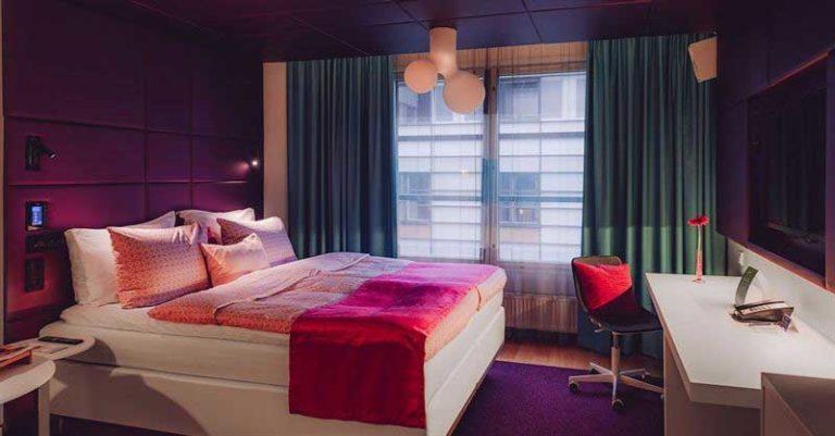 Radisson Blu on lokakuussa pinkki