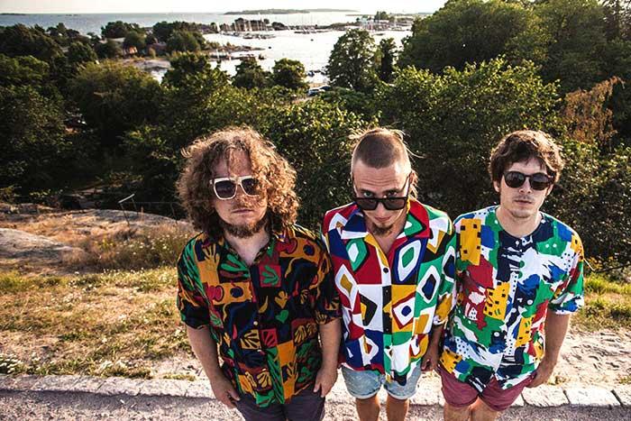 KE 8.2. | Equally Stupid & Matthieu Metzger