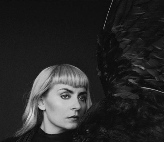 KE 26.4. | Fäärsaarelainen laulaja-lauluntekijä Eivør Tavastialle