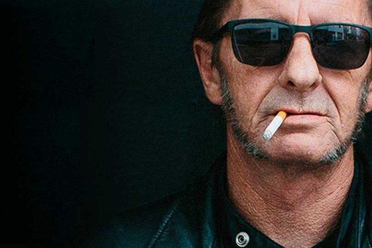 LA 15.4. | AC/DC-rumpalilegenda Phil Rudd Nosturissa