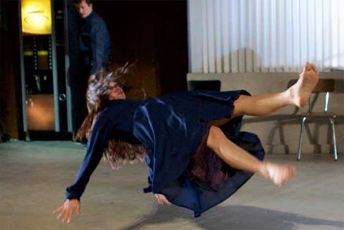 TO 31.8. | Helsingin juhlaviikot – Peeping Tom: Moeder