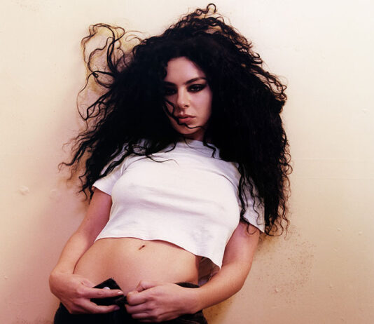 Flow Festival 2026 – Seuraava Flow Festival järjestetään Suvilahdessa 14.–16.8.2026 Flow Festivalin pääesiintyjänä 2025 Charli XCX