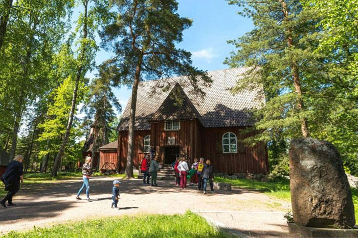 Seurasaari ja tutustuminen Tamminiemeen onnistuu nyt meriteitse