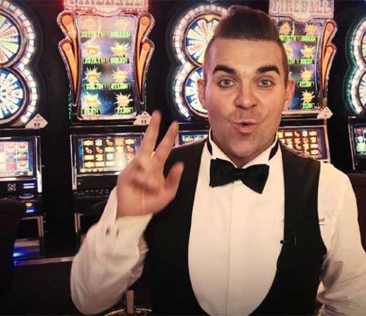 PE 14.12. | VIIMEINEN ESITYS – Tribute to Robbie Williams: Tony Lewis (UK) | SHOW & MENU