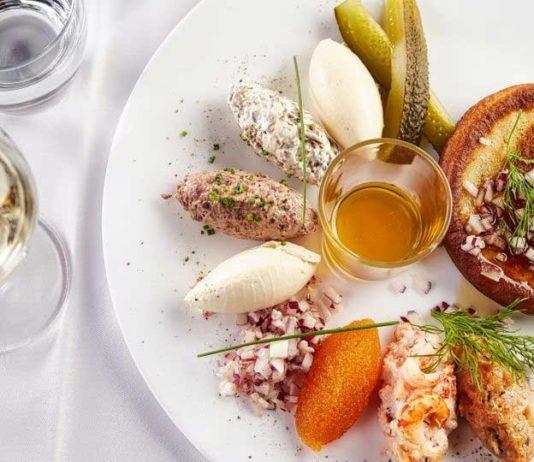 Ravintola Lasipalatsin bliniresepti on pysynyt samana jo 20 vuotta