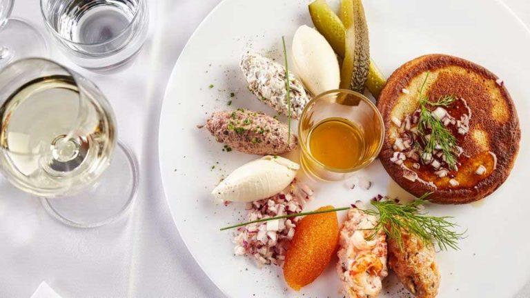 Ravintola Lasipalatsin bliniresepti on pysynyt samana jo 20 vuotta