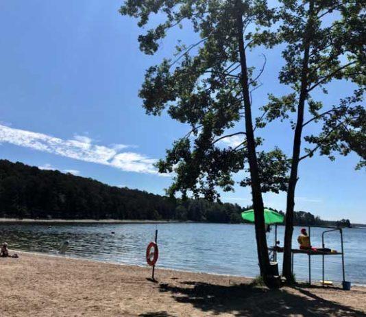 Kallahdenniemen ja Ison Kallahden uimarantojen merivedessä isoja eroja Ison Kallahden uimaranta