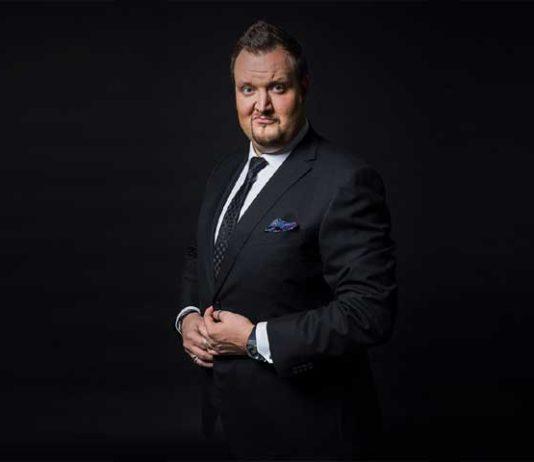 Sam’s Comedy Club Helsinki – stand up -komedian ilotulitusta uudistuneessa Apollossa Stand up -keikat Helsingissä Sami Hedberg