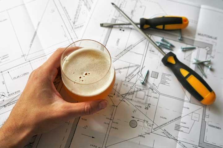 Legendaarinen Viisi Penniä uudistuu moderniksi panimoravintolaksi – Mad Hopper -panimon ensimmäiset oluet valmistuvat vapuksi