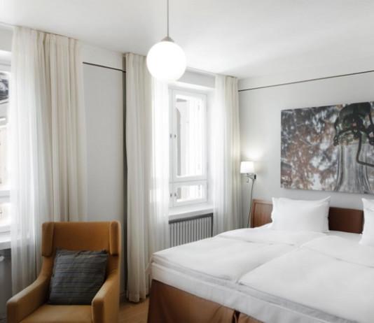 Satasella Stadiin – S-ryhmän hotelliyhtiö kutsuu koko Suomen kylään Helsinkiin Sokotel - Hotellihuone Helsingin keskustassa