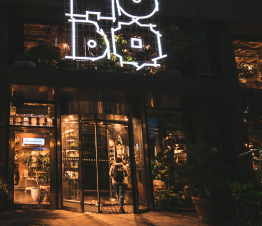 Suomen ikonisin hotelli peruskorjataan ja GLO Hotel Kluuvi uusiutuu punk-tyyliseksi Uusi hotelli Helsingin keskustassa. Punk-henkinen Hobo