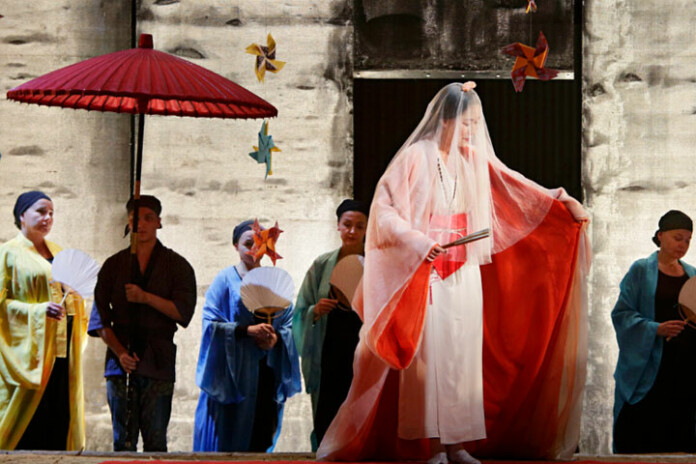 Madama Butterfly -ooppera Kansallisoopperassa Helsingissä