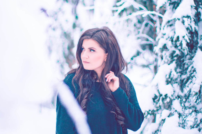 Suvi Teräsniska joulukonsertti Helsingissä