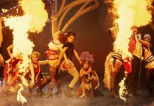 Klassikkoelokuva Moulin Rougen musikaali HKT:n suurella näyttämöllä Moulin Rouge! Musikaali