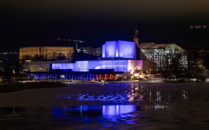 Finlandia-talo toivottaa kaikki tervetulleiksi tutustumaan uuteen taloon. Kuva: Jarno Koivula