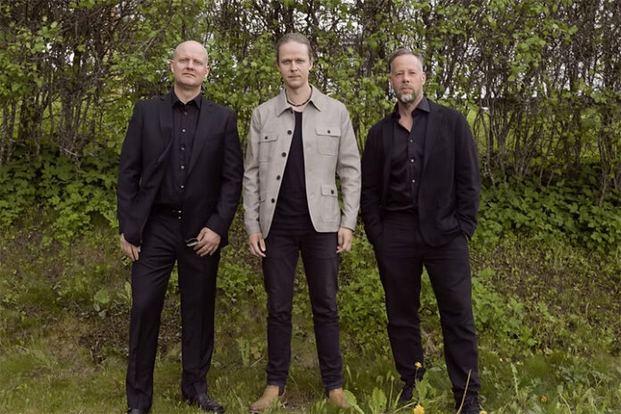 Pariisissa vahvaa uraa luova kitaristi-säveltäjä Jonas Metsäkylä saapuu Koko Jazz Clubille trionsa kera 11.8.2025 uudella ohjelmistolla. Maailmalta kerätyt vaikutteet kuuluvat Metsäkylän käsityössä sekä sävellyksissä. Perinteen taitava Metsäkylä on vakuuttanut paikkansa on demand- kitaristina vanhalla mantereella niin nuorten kuin kokeneempien muusikoiden keskuudessa.