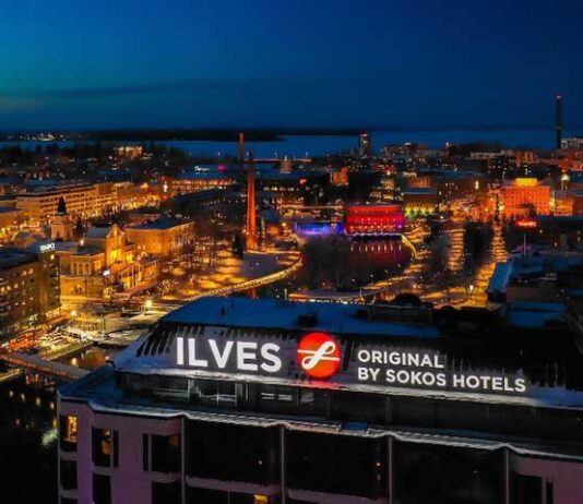 Ilveksen kattosauna avaa näkymät Tammerkosken kansallismaisemiin ja tarjoaa haltioittavia yllätysmomentteja Ilveksen kattosauna ilmasta kuvattuna