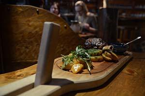 Viikinkiravintola Harald Suomen parhaat työpaikat -listan ykkösravintola