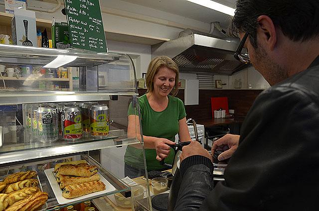 Tila Kaupungissa pisti Delin pystyyn: luomuisia lounaskeittoja ja kahvilatuotteita tarjolla