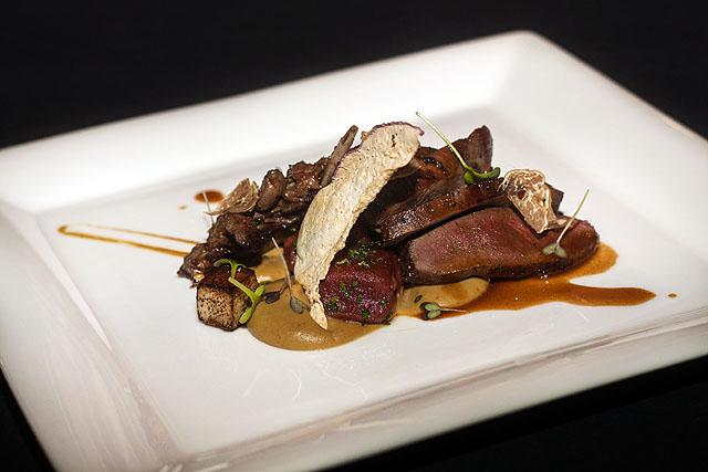 Huippusamppanja Paul Goerg säestää ravintola Tiiliholvin tryffelimenua