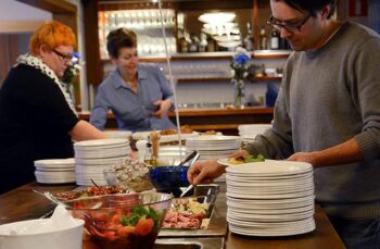 VIIKON LOUNAS: Uutuusravintola Suoman kotiruokabuffet