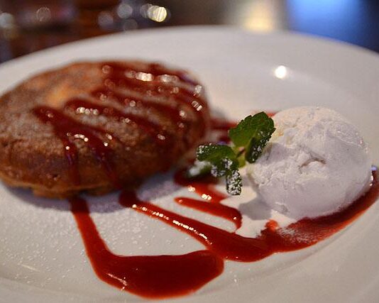 Ravintola UkkoMetsossa muhkeita blinejä 15.1.-28.2.2015 Blinit Tampere