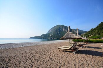 Olympoksen luonnontilainen ranta Antalyan läheisyydessä.