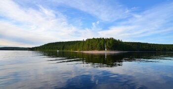 Rastiniemen ranta Saimaalla. Kuva: Lifestyle Media Oy