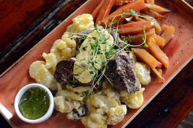 Plevnassa huhtikuun klassikkoina valkosipulinen lammas ja vehnäinen Amarillo Weizen