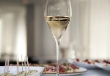 Samppanja virtaa Tampereella: Samppanjamarkkinat Tampereelle 9.–10.5.